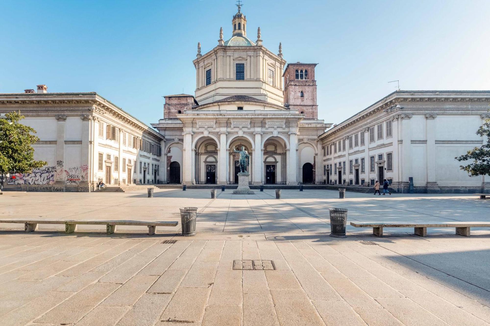 One Bedroom Apartment With Terrace Near Duomo Milano Exterior foto